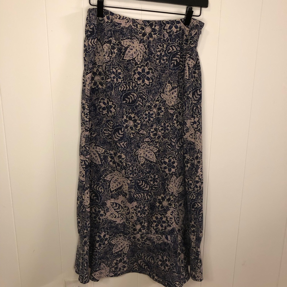 Covington Floral Maxi Skirt in Navy and Lavender Size 4